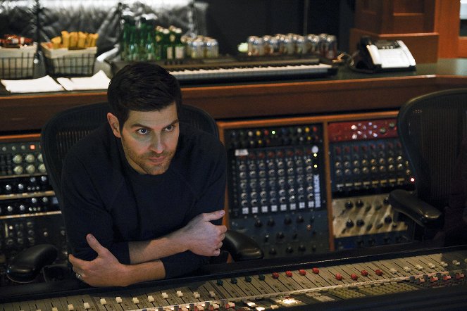 A Million Little Things - The Lunch - Photos - David Giuntoli