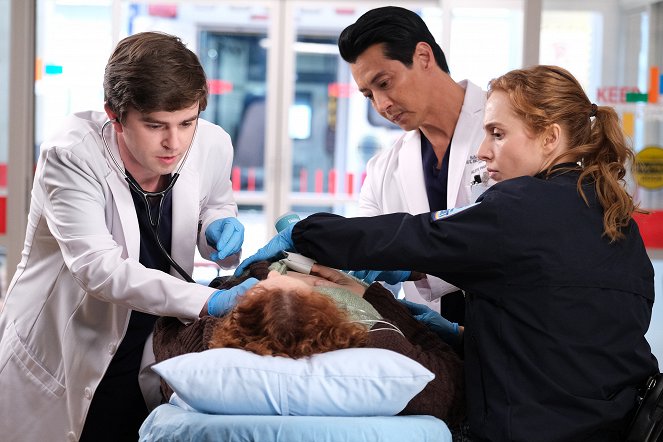 The Good Doctor - Autopsy - Van film - Freddie Highmore, Will Yun Lee