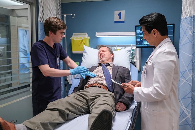 The Good Doctor - Autopsie - Filmfotos - Freddie Highmore, Will Yun Lee