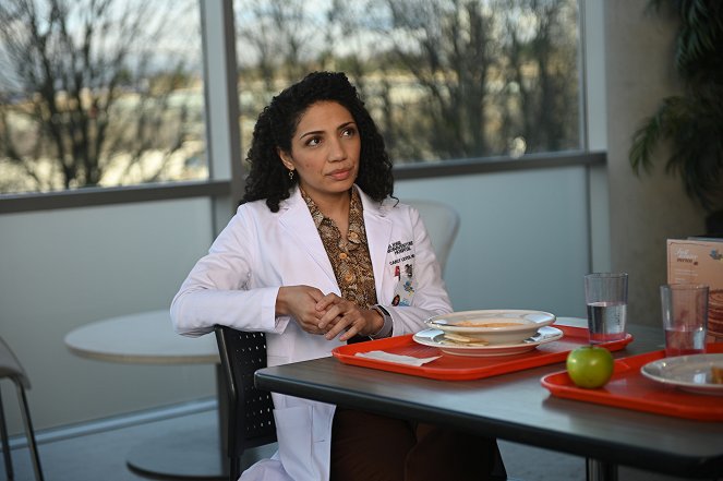 The Good Doctor - Guerres d'influence - Film - Jasika Nicole
