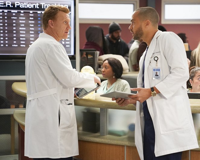 Grey's Anatomy - Snowblind - Photos - Kevin McKidd, Jesse Williams