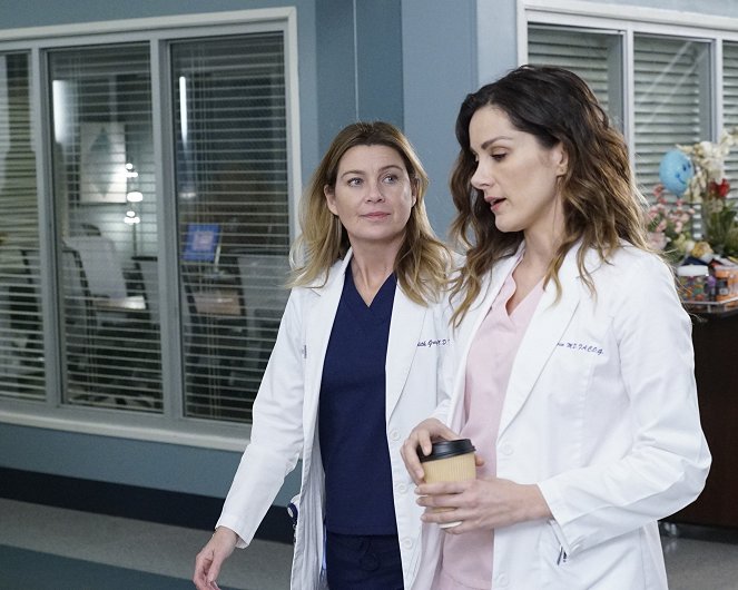Grey's Anatomy - Season 16 - A Diagnosis - Photos - Ellen Pompeo, Stefania Spampinato