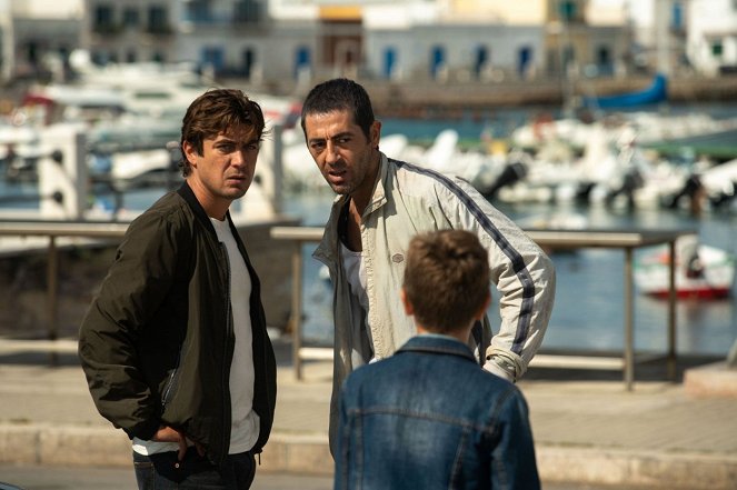 Il ladro di giorni - Van film - Riccardo Scamarcio, Giorgio Careccia