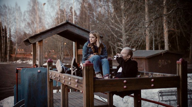 Kakarat - Perusmutsi - Filmfotos - Elli Heikkinen, Wäinö Vänskä