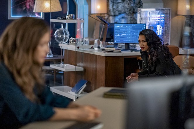 The Flash - A Girl Named Sue - Van film - Candice Patton