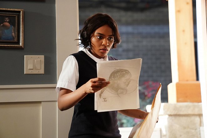 Black Lightning - The Book of Occupation: Chapter Two: Maryam's Tasbih - Photos - China Anne McClain