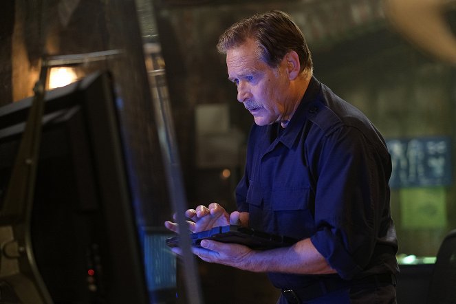 Black Lightning - The Book of Occupation: Chapter Two: Maryam's Tasbih - Photos - James Remar