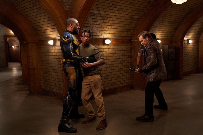 Black Lightning - The Book of Occupation: Chapter Five: Requiem for Tavon - Photos - Cress Williams, James Remar