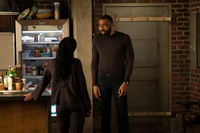 Black Lightning - The Book of Resistance: Chapter One: Knockin' on Heaven's Door - Photos - Cress Williams