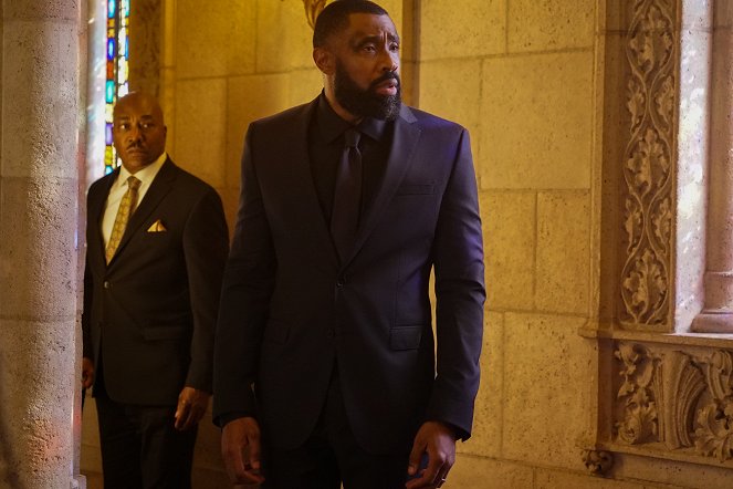 Black Lightning - The Book of Resistance: Chapter One: Knockin' on Heaven's Door - Photos - Cress Williams