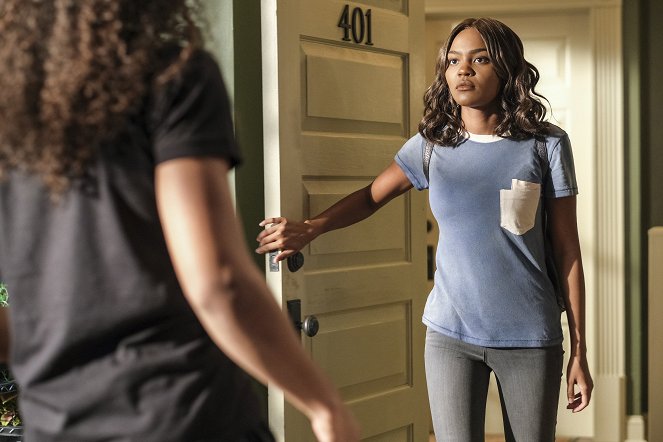 Black Lightning - The Book of Resistance: Chapter Three: The Battle of Franklin Terrace - Photos - China Anne McClain