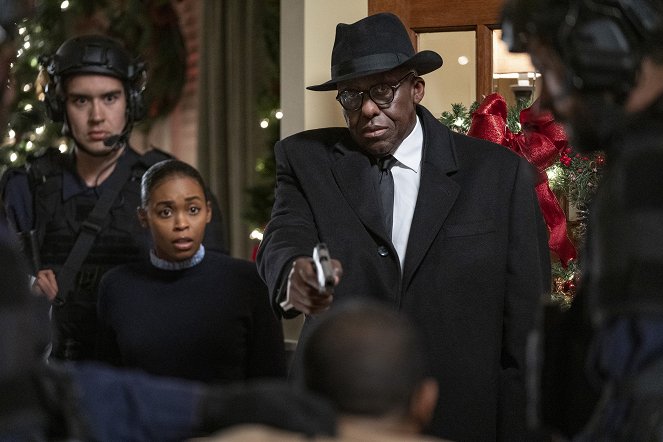 Black Lightning - Kniha odboje: 4. kapitola: Pozemská krize - Z filmu - Bill Duke