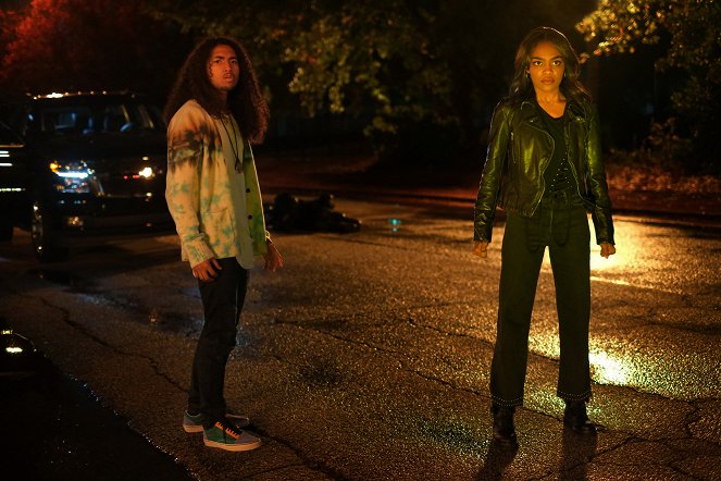 Black Lightning - The Book of Markovia: Chapter One: Blessings and Curses Reborn - Photos - Jahking Guillory, China Anne McClain