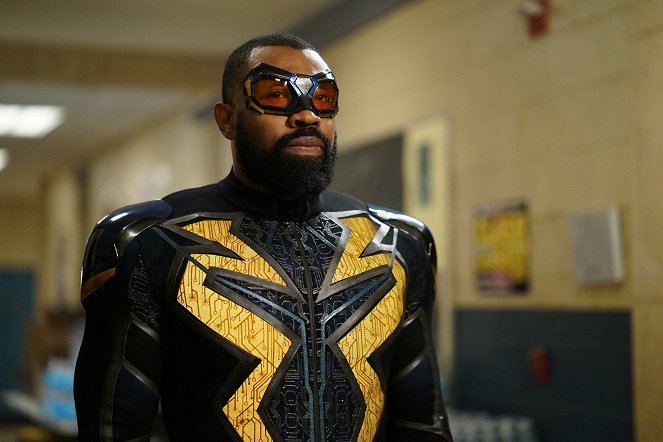 Black Lightning - The Book of Markovia: Chapter One: Blessings and Curses Reborn - Van film - Cress Williams