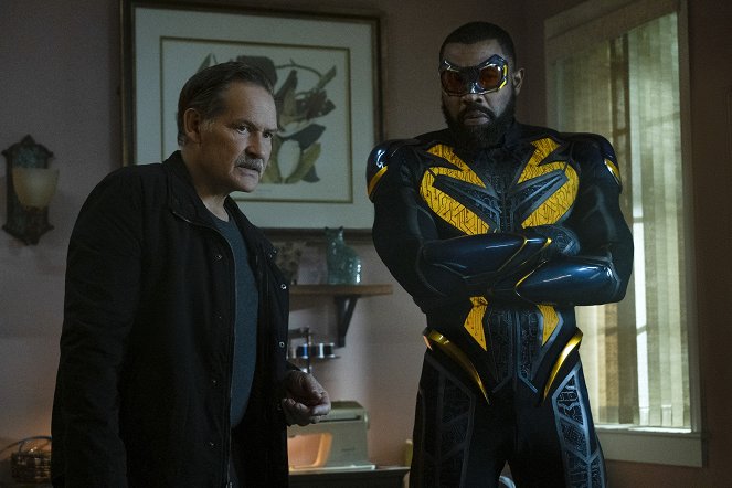 Black Lightning - Kniha Markovie: 2. kapitola: Lynnina závislost - Z filmu - James Remar, Cress Williams