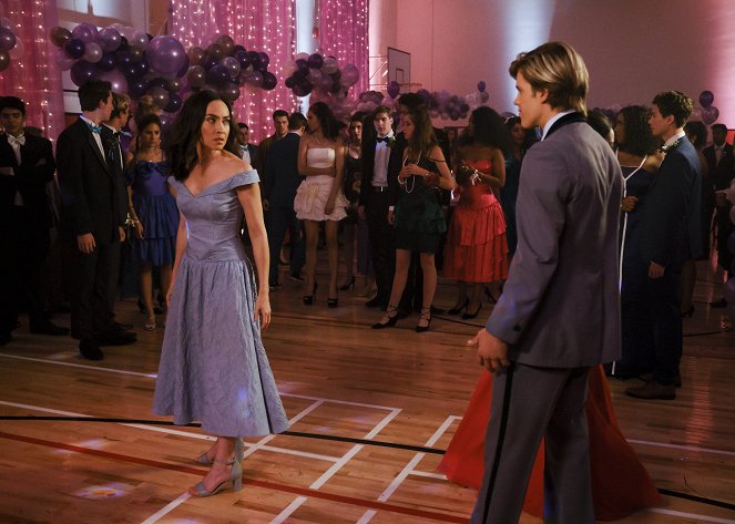 Legends of Tomorrow - Matador do Baile de Formatura - Do filme - Courtney Ford