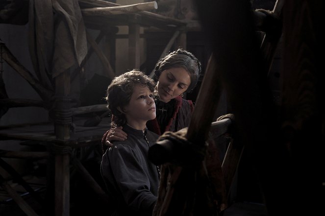 Medici - The Magnificent - Old Scores - Photos - Sam Taylor Buck, Annabel Scholey