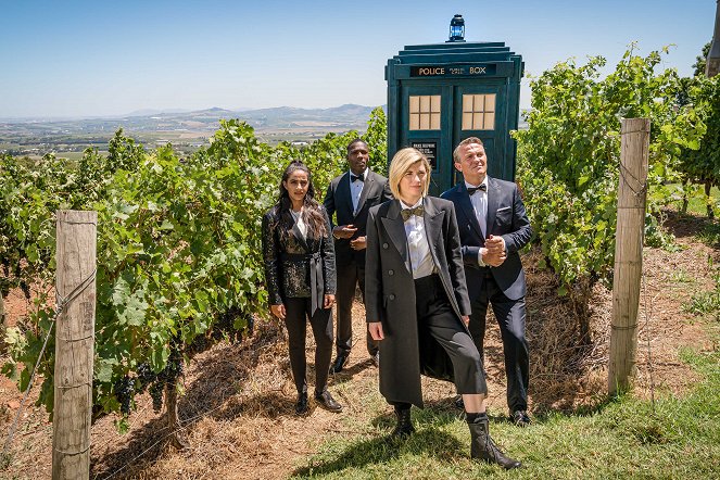 Doctor Who - Spyfall, Part 1 - Photos - Mandip Gill, Tosin Cole, Jodie Whittaker, Bradley Walsh
