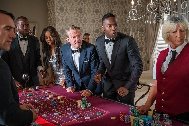 Doctor Who - Spyfall, Part 1 - Photos - Bradley Walsh, Tosin Cole