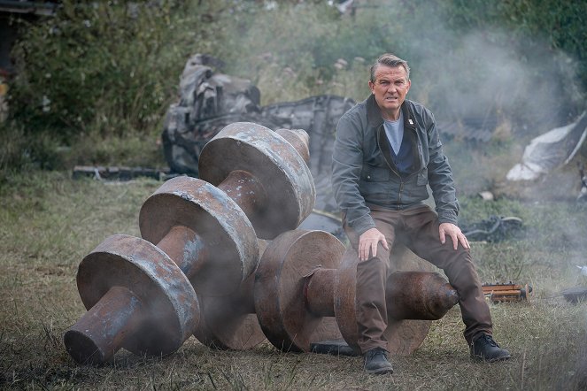 Doctor Who - Ascension of the Cybermen - Photos - Bradley Walsh