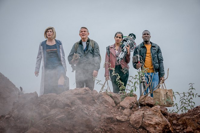 Doctor Who - Ascension of the Cybermen - Photos - Jodie Whittaker, Bradley Walsh, Mandip Gill, Tosin Cole