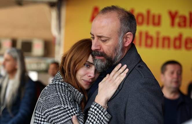 The Choice - Episode 2 - Photos - Nur Fettahoğlu, Halit Ergenç