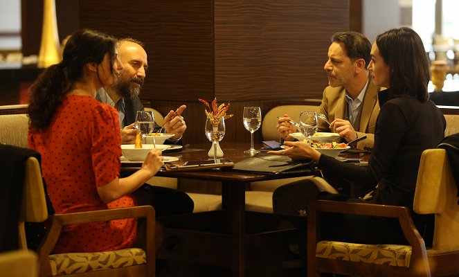 The Choice - Season 1 - Photos - Halit Ergenç, Ozan Güven