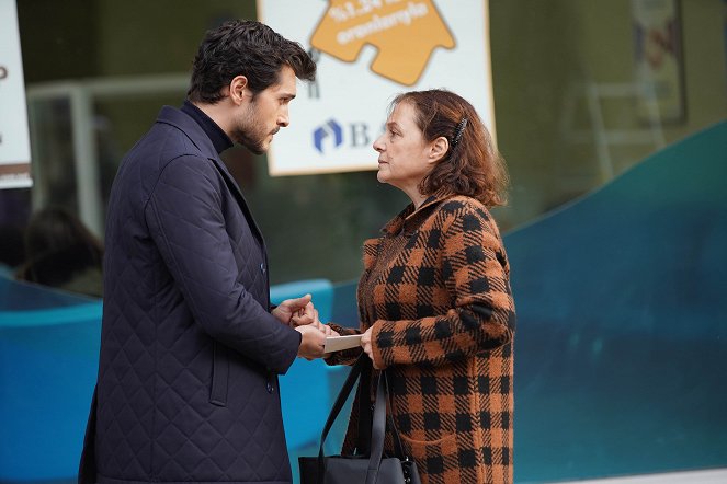 Zemheri - Episode 3 - Film - Alperen Duymaz, Nihal G. Koldaş