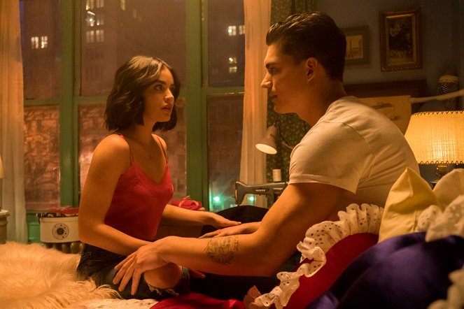 Katy Keene - Es war einmal - Filmfotos - Lucy Hale, Zane Holtz