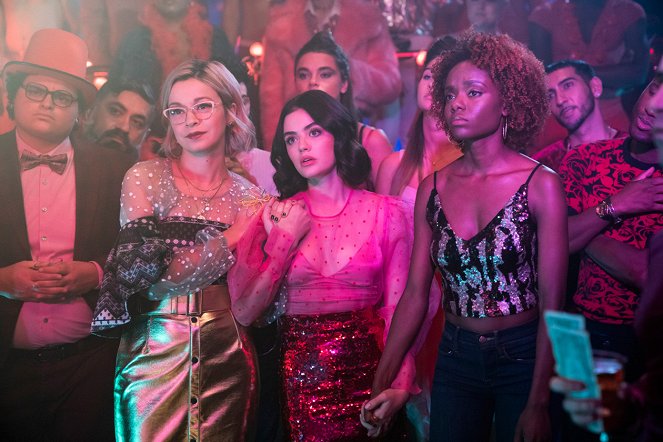 Katy Keene - Chapter Three: What Becomes of the Broken Hearted - Van film - Julia Chan, Lucy Hale, Ashleigh Murray