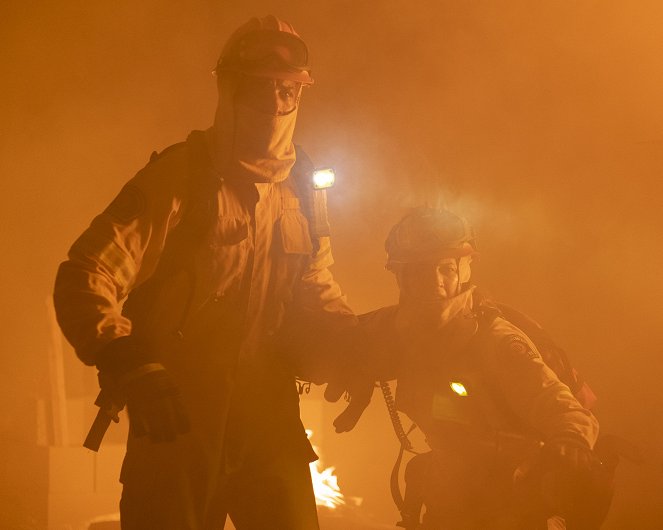 V ohni - Season 2 - Boj s prírodným požiarom - Z filmu