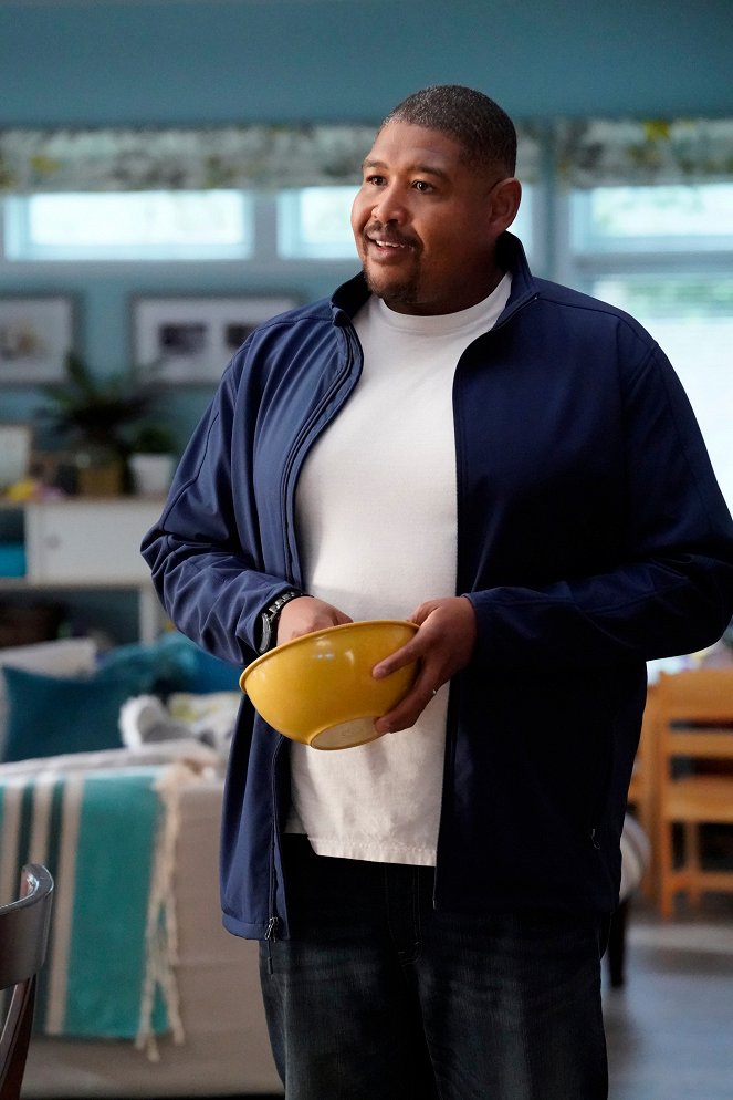 The Unicorn - Season 1 - Worst Case Scenario - Photos - Omar Benson Miller