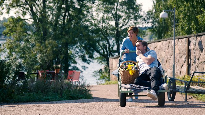 Maria ja kesäpuhujat - De la película - Maria Sundblom-Lindberg, Pelle Heikkilä