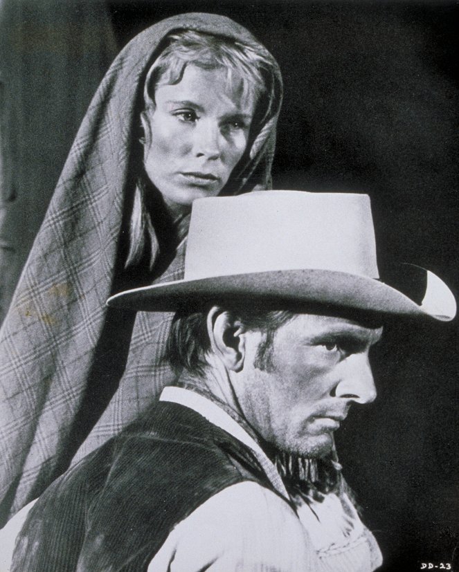 La Bataille de la vallée du diable - Film - Bibi Andersson, Dennis Weaver