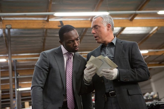 Bosch - Season 3 - The Four Last Things - Photos - Jamie Hector, Titus Welliver