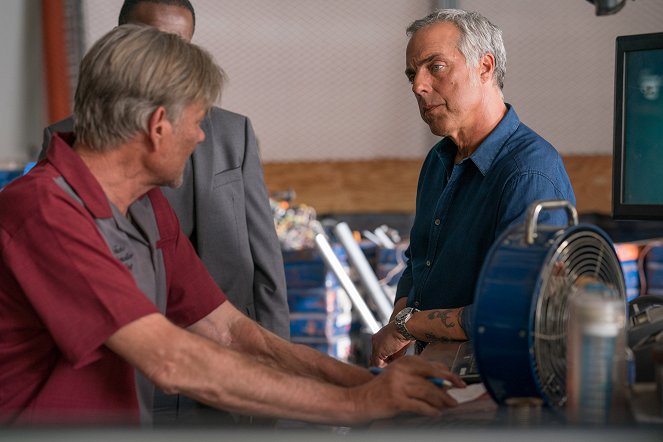 Bosch - Missed Connections - Photos - Titus Welliver