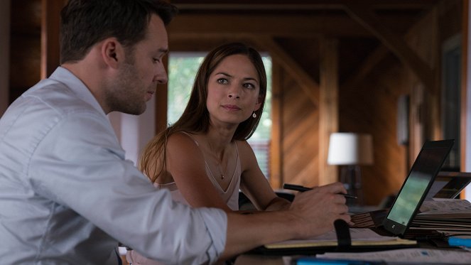 Burden Of Truth - Totuuden taakka - Hektistä menoa - Kuvat elokuvasta - Peter Mooney, Kristin Kreuk