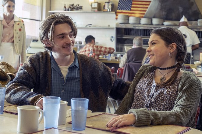 This Is Us - A Hell of a Week: Part Three - Photos - Austin Abrams, Hannah Zeile