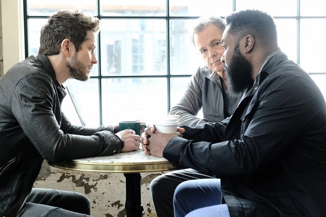 The Resident - How Conrad Gets His Groove Back - Do filme - Matt Czuchry, Bruce Greenwood, Malcolm-Jamal Warner