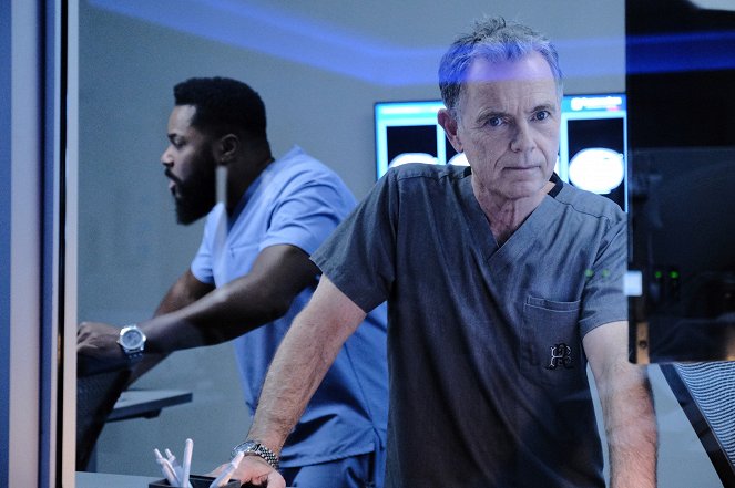 The Resident - How Conrad Gets His Groove Back - Photos - Malcolm-Jamal Warner, Bruce Greenwood