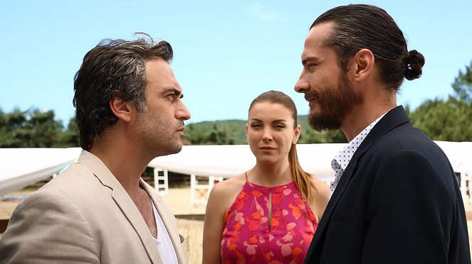 Kalbimdeki Deniz - Season 1 - Episode 34 - De la película - Kutsi, Özge Özberk, Hakan Eratik