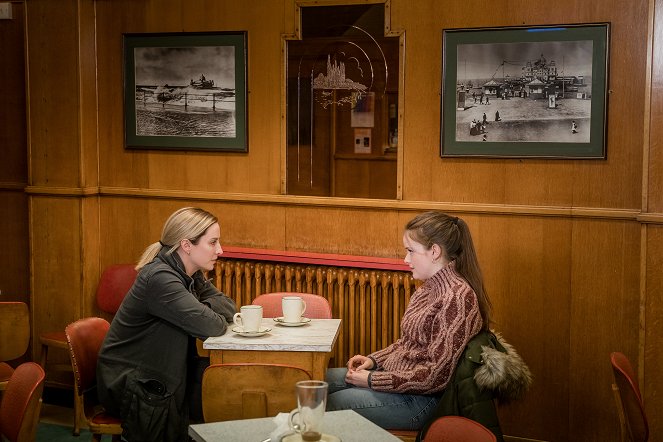 The Bay - Episode 6 - Photos - Morven Christie, Imogen King