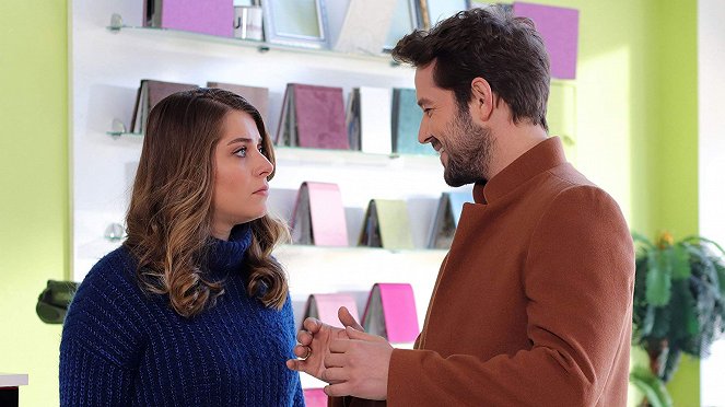 Hercai - Season 2 - Episode 17 - De la película - İlay Erkök, Ahmet Kayakesen