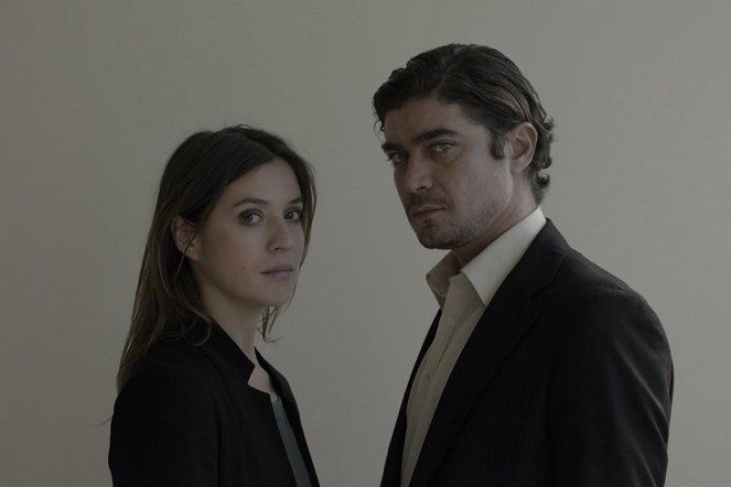 La prima luce - Promo - Daniela Ramírez, Riccardo Scamarcio