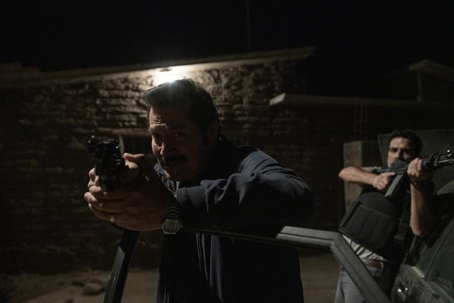 Narcos: México - Queda do sistema - Do filme