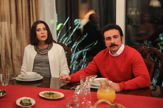 A szerelem csapdájában - Filmfotók - Asena Tuğal, Ozan Dağgez