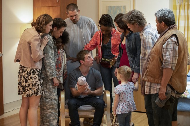 Shameless - Season 10 - Die Gallagher-Gang - Filmfotos - Jess Gabor, Ethan Cutkosky, Steve Howey, Jeremy Allen White, Shanola Hampton, William H. Macy, Luis Guzmán