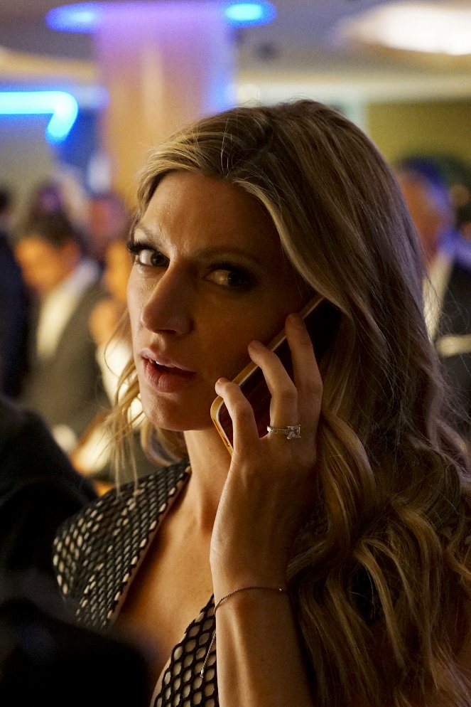 Mistresses - Lean In - De la película - Jes Macallan