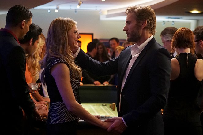 Mistresses - Season 4 - Lean In - Photos - Jes Macallan, Brett Tucker