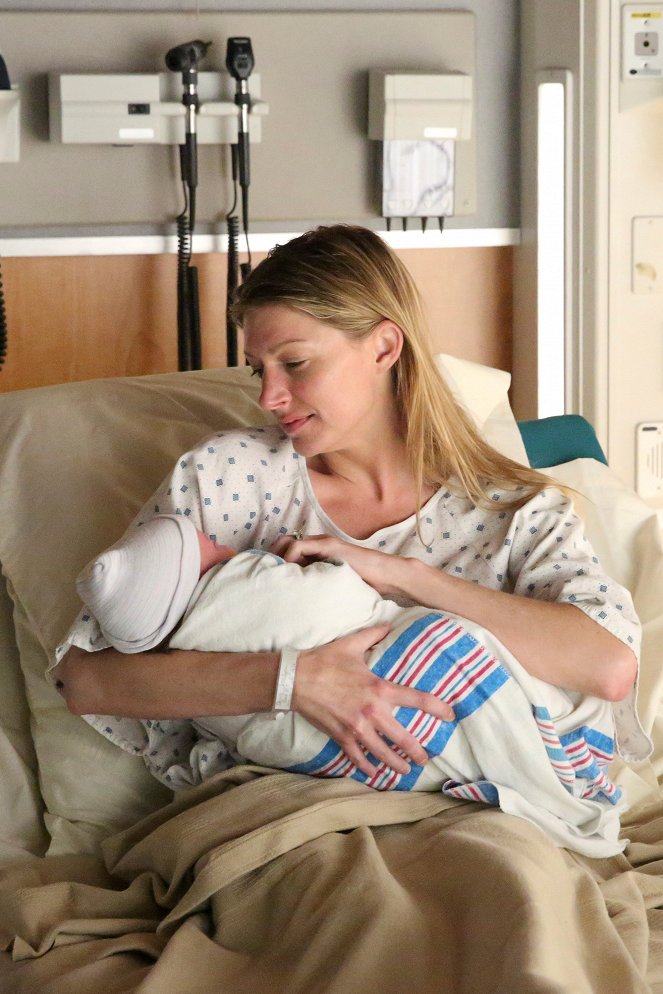 Mistresses - The Show Must Go On - Photos - Jes Macallan